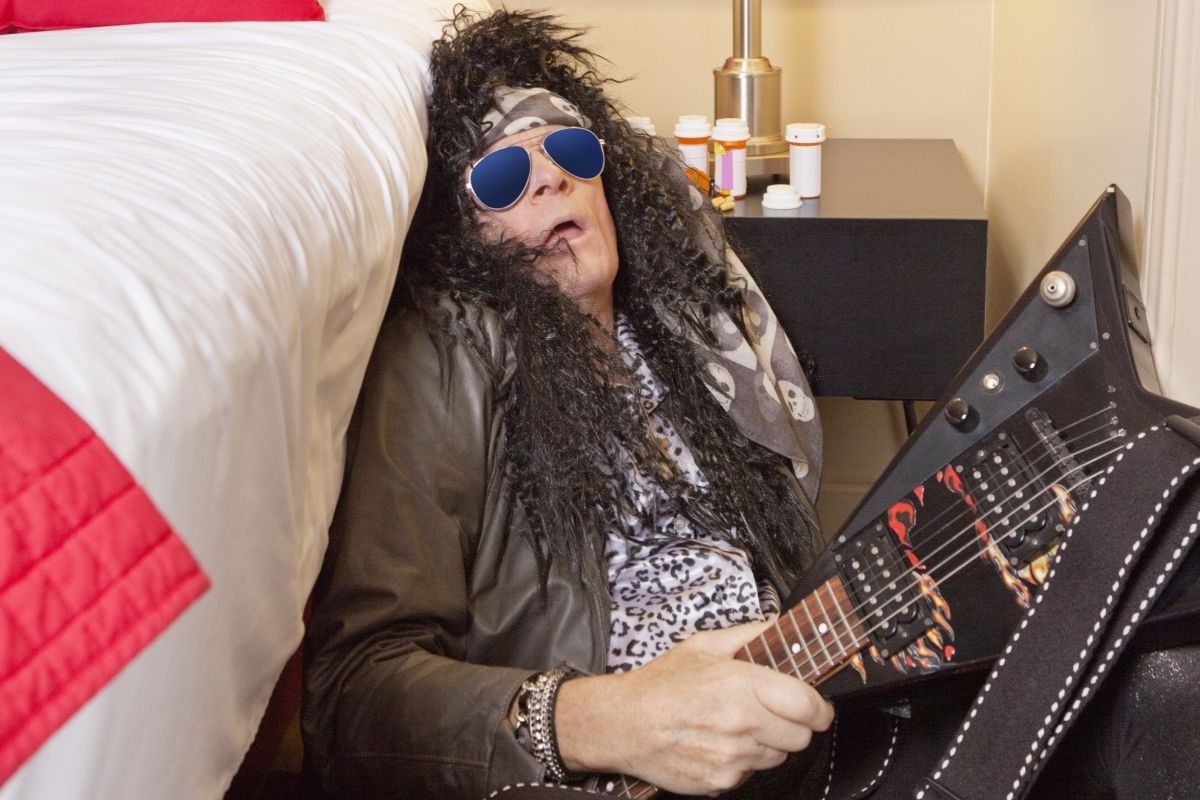 How Do You Dress Like a 70s Rocker? Retro Galaxy