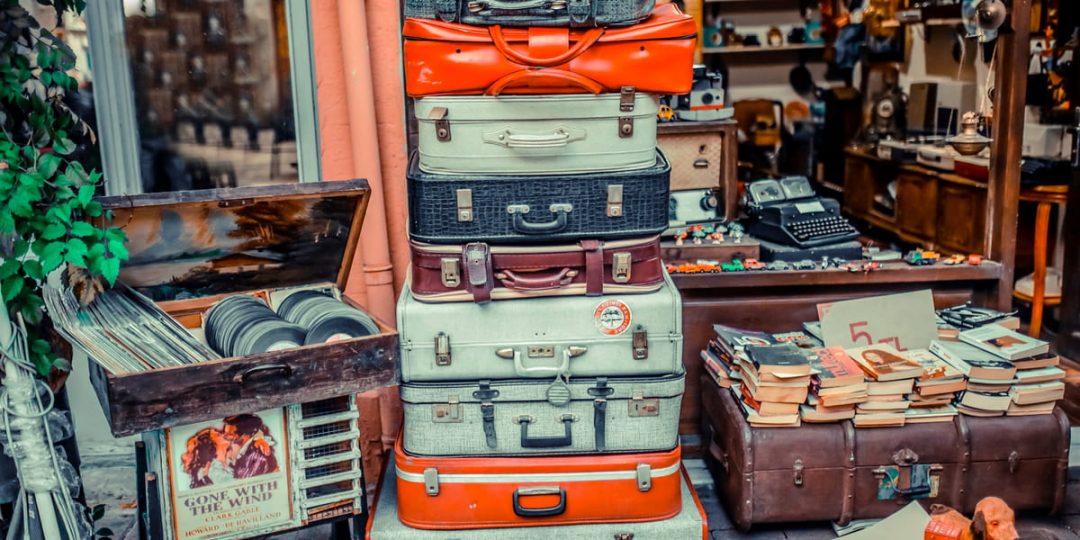 What Is the Difference Between Vintage and Antique? Retro Galaxy